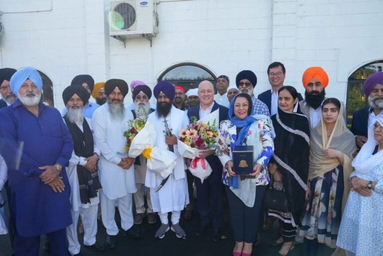ਨਿਊਜ਼ੀਲੈਂਡ ਦੇ ਪ੍ਰਧਾਨ ਮੰਤਰੀ ਕ੍ਰਿਸਟੋਫਰ ਲਕਸਨ ਨੇ ਜਥੇਦਾਰ ਸ੍ਰੀ ਅਕਾਲ ਤਖ਼ਤ ਸਾਹਿਬ ਨਾਲ ਮੁਲਾਕਾਤ ਕੀਤੀ, ਸਿੱਖ ਭਾਈਚਾਰੇ ਦੇ ਯੋਗਦਾਨ ਤੇ ਆਪਸੀ ਸਾਂਝ ’ਤੇ ਕੀਤੀ ਚਰਚਾ