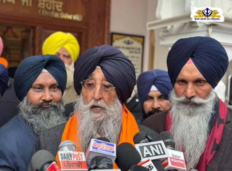 ਸ. ਐਚ.ਐਸ ਫੂਲਕਾ ਇਕ ਚੰਗੇ ਕਾਨੂੰਨਦਾਨ ਹਨ ਪਰ ਉਨ੍ਹਾਂ ਵੱਲੋਂ ਗਿਰਗਟ ਵਾਂਗ ਰੰਗ ਬਦਲਣ ਦੇ ਅਮਲ ਅਤਿ ਦੁੱਖਦਾਇਕ : ਮਾਨ