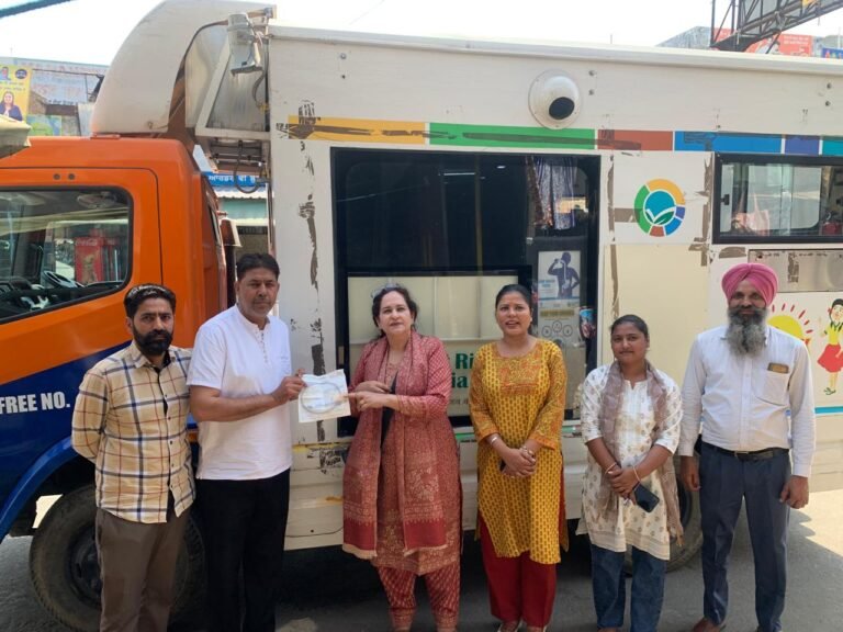 ਫੂਡ ਸੇਫਟੀ ਟੀਮ ਵੱਲੋਂ ਡੇਅਰੀਆਂ ਅਤੇ ਫੂਡ ਆਉਟਲੈਟਾਂ ਦਾ ਅਚਨਚੇਤ ਨਿਰੀਖਣ