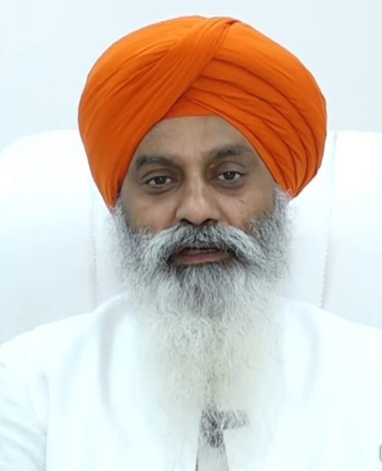 ਦਿੱਲੀ ਕਮੇਟੀ ਧਰਮ ਪ੍ਰਚਾਰ ਮੁੱਖੀ ਵਲੋਂ ਅੰਮ੍ਰਿਤ ਸੰਚਾਰ ਨੂੰ ਫ੍ਰੀ ਕਹਿਣਾ ਮੰਦਭਾਗਾ ਅਤੇ ਗਹਿਰੀ ਚੋਟ ਪਹੁੰਚਾਣ ਵਾਲਾ: ਪਰਮਜੀਤ ਸਿੰਘ ਵੀਰਜੀ   👉 ਧਰਮ ਪ੍ਰਚਾਰ ਮੁੱਖੀ ਨੂੰ ਇਹ ਹੀ ਨਹੀਂ ਪਤਾ ਕਿ ਅੰਮ੍ਰਿਤ ਦੀ ਦਾਤ ਫ੍ਰੀ ਨਹੀਂ “ਸਿਰ ਦੇ ਕੇ ਮਿਲਦੀ ਹੈ”