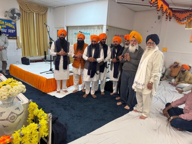 ਗੁਰਦੁਆਰਾ ਸਿੰਘ ਸਭਾ ਡੈਨਹਾਗ ਹਾਲੈਂਡ ਵਿੱਚ ਮਨਾਇਆ ਗਿਆ ਖਾਲਸਾ ਪ੍ਰਗਟ ਦਿਵਸ ਯਾਦਗਾਰੀ ਹੋ ਨਿੱਬੜਿਆ। ਇੰਟਰਨੈਸ਼ਨਲ ਪੰਥਕ ਢਾਡੀ ਜਥਾ ਭਾਈ ਸਰੂਪ ਸਿੰਘ ਕਡਿਆਣਾ ਨੇ ਸੁਣਾਇਆ ਗੁਰ ਇਤਿਹਾਸ।