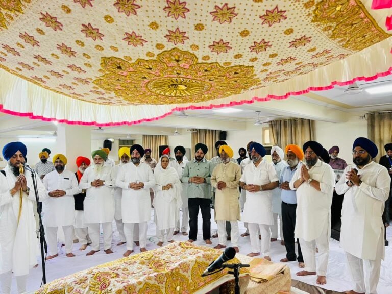 ਦਿੱਲੀ ਸਿੱਖ ਗੁਰਦੁਆਰਾ ਕਮੇਟੀ ਦੀ ਵਿਸ਼ੇਸ਼ ਮੀਟਿੰਗ ਵਿਚ ਪਰਮਜੀਤ ਸਿੰਘ ਸਰਨਾ, ਹਰਵਿੰਦਰ ਸਿੰਘ ਸਰਨਾ ਤੇ ਮਨਜੀਤ ਸਿੰਘ ਜੀ.ਕੇ. ਦੀ ਮੈਂਬਰੀ ਖ਼ਤਮ ਕਰਨ ਦੇ ਪਿਛਲੀ ਮੀਟਿੰਗ ਦੇ ਫੈਸਲੇ ’ਤੇ ਲਗਾਈ ਪੱਕੀ ਮੋਹਰ