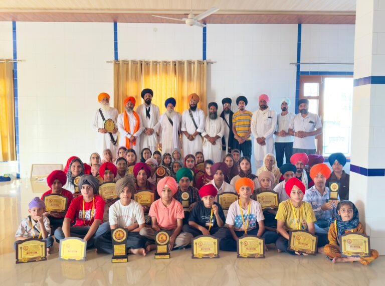 ਜੂਨ 1984 ਦੇ ਸ਼ਹੀਦਾਂ ਦੀ ਯਾਦ ਨੂੰ ਸਮਰਪਿਤ ਲਗਾਇਆ ਗਿਆ ਦਸਤਾਰ , ਦੁਮਾਲਾ ਸਿਖਲਾਈ ਕੈਂਪ ਜੈਕਾਰਿਆਂ ਦੀ ਗੂੰਜ ਨਾਲ ਹੋਇਆ ਸੰਪੰਨ ।