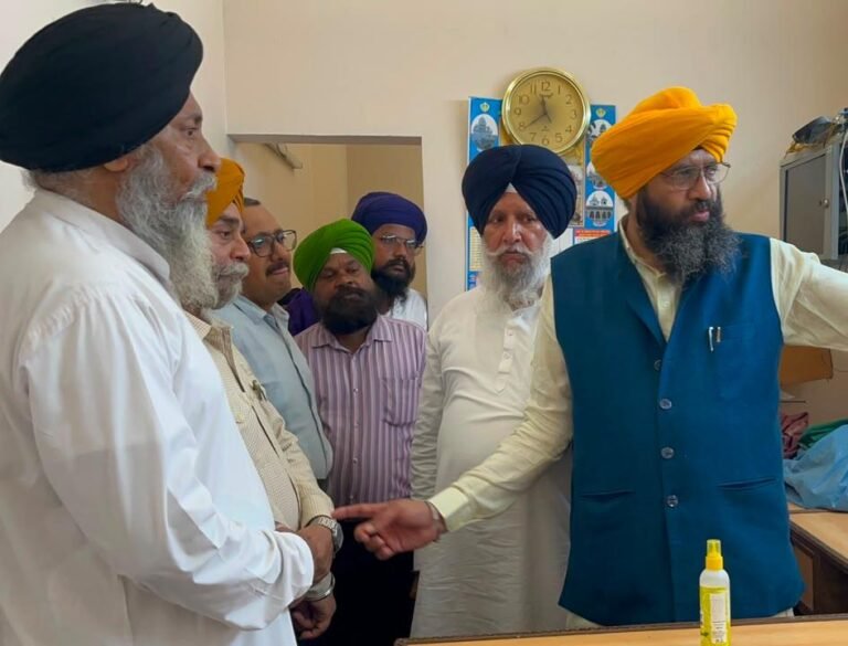 ਤਖ਼ਤ ਸ੍ਰੀ ਪਟਨਾ ਸਾਹਿਬ ਰੇਲਵੇ ਕਾਊਂਟਰ ‘ਤੇ ਸਿੱਖ ਸ਼ਰਧਾਲੂ ਨਾਲ ਦੁਰਵਿਵਹਾਰ ਕਰਨ ਵਾਲਿਆਂ ਖ਼ਿਲਾਫ਼ ਹੋਵੇਗੀ ਕਾਰਵਾਈ: ਲਖਵਿੰਦਰ ਸਿੰਘ