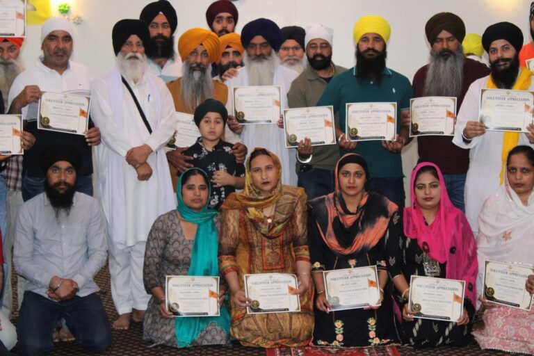 ਗੁਰਦੁਆਰਾ ਗੁਰੂ ਨਾਨਕ ਦਰਬਾਰ ਪਾਰਕ ਐਕਸ ਵਿਖੇ ਸ੍ਰੀ ਗੁਰੂ ਅਰਜਨ ਦੇਵ ਜੀ ਦਾ ਸ਼ਹੀਦੀ ਪੁਰਬ ਮੌਕੇ ਸੇਵਾਦਾਰਾਂ ਦਾ ਵਿਸ਼ੇਸ਼ ਸਨਮਾਨ