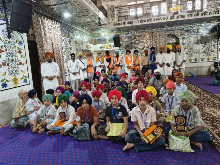 ਸੁਸਾਇਟੀ ਵੱਲੋਂ “ਸੱਤ ਰੋਜ਼ਾ ਦਸਤਾਰ ਦੁਮਾਲਾ ਸਿਖਲਾਈ ਕੈਂਪ” ਚੜਦੀ ਕਲਾ ਨਾਲ ਸੰਪਨ   ਸਹਿਯੋਗ ਕਰਨ ਲਈ ਮਨੁੱਖਤਾ ਦੀ ਸੇਵਾ ਖੂਨਦਾਨ ਕਮੇਟੀ, ਗੁਰਦੁਆਰਾ ਪ੍ਰਬੰਧਕ ਕਮੇਟੀ ਅਤੇ ਵੀਰ ਗੁਰਲਾਲ ਸਿੰਘ ਜੀ ਦਾ ਕੀਤਾ ਗਿਆ ਧੰਨਵਾਦ