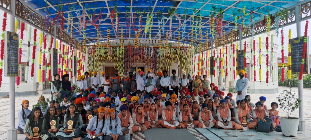 ਸ਼ਹੀਦ ਭਾਈ ਤਾਰੂ ਸਿੰਘ ਜੀ ਦੇ ਸ਼ਹੀਦੀ ਦਿਹਾੜੇ ਨੂੰ ਸਮਰਪਿਤ ਸੋਸਾਇਟੀ ਵੱਲੋਂ ਕਰਵਾਏ ਗਏ ਧਾਰਮਿਕ ਮੁਕਾਬਲੇ   ਨੌਜਵਾਨ ਭਾਈ ਤਾਰੂ ਸਿੰਘ ਜੀ ਦੇ ਜੀਵਨ ਤੋਂ ਪ੍ਰੇਰਨਾ ਲੈ ਕੇ ਸਮਾਜਿਕ ਕੁਰੀਤੀਆਂ ਦਾ ਤਿਆਗ ਕਰਕੇ ਰੱਬੀ ਗੁਣਾਂ ਨੂੰ ਬਣਾਉਣ ਆਪਣੇ ਜੀਵਨ ਦਾ ਹਿੱਸਾ : ਦਸਤੂਰ ਇ ਦਸਤਾਰ ਲਹਿਰ